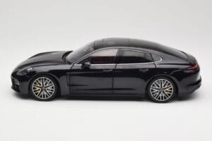 Porsche Panamera 971 Turbo S Blau Metallic Minichamps 1:18 113061075 Metall — Bild 4 von 8