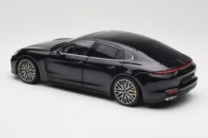 Porsche Panamera 971 Turbo S Blau Metallic Minichamps 1:18 113061075 Metall — Bild 7 von 8