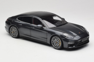 Porsche Panamera 971 Turbo S Grey Metallic Minichamps 1:18 113061073 Metall — Bild 6 von 8