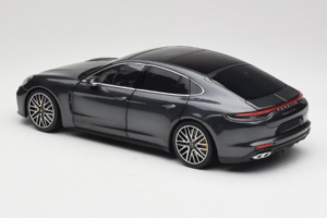 Porsche Panamera 971 Turbo S Grey Metallic Minichamps 1:18 113061073 Metall — Bild 7 von 8