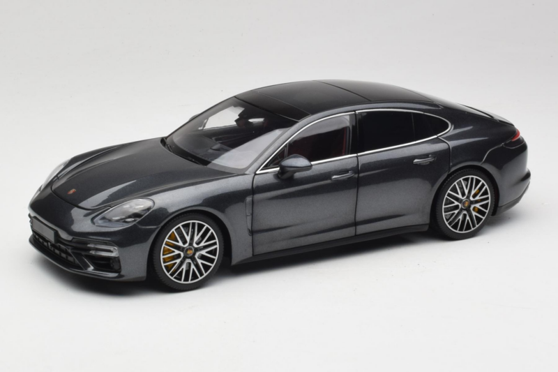 Porsche Panamera 971 Turbo S Grey Metallic Minichamps 1:18 113061073 Metall