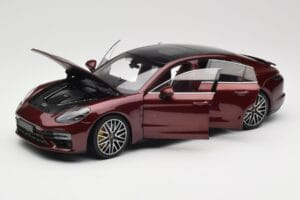 Porsche Panamera 971 Turbo S Rot Metallic Minichamps 1:18 113061077 Metall — Bild 2 von 8