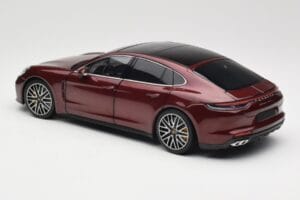 Porsche Panamera 971 Turbo S Rot Metallic Minichamps 1:18 113061077 Metall — Bild 7 von 8