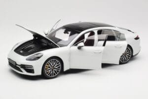 Porsche Panamera 971 Turbo S Weiß Metallic Minichamps 1:18 113061074 Metall — Bild 2 von 8