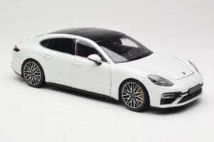 Porsche Panamera 971 Turbo S Weiß Metallic Minichamps 1:18 113061074 Metall — Bild 6 von 8
