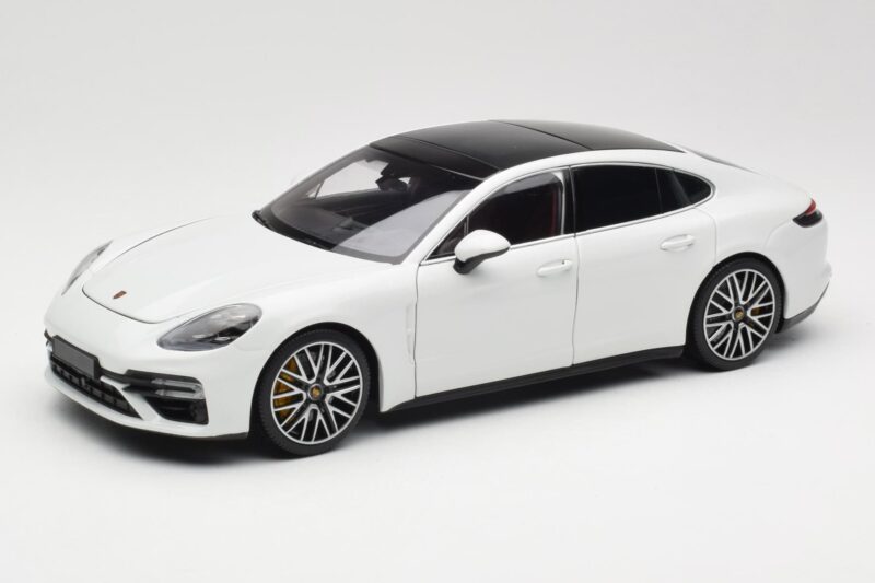 Porsche Panamera 971 Turbo S Weiß Metallic Minichamps 1:18 113061074 Metall