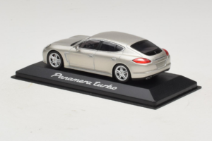 Porsche Panamera 970 Turbo Silber Minichamps 1:43 WAP02000519 Metall — Bild 3 von 5