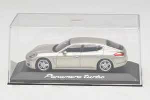 Porsche Panamera 970 Turbo Silber Minichamps 1:43 WAP02000519 Metall — Bild 4 von 5