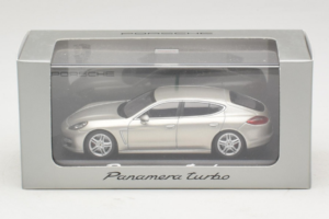 Porsche Panamera 970 Turbo Silber Minichamps 1:43 WAP02000519 Metall — Bild 5 von 5