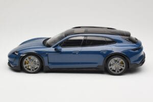 Porsche Taycan J1 Turbo S Cross Turismo Blau Minichamps 1:18 155069301 Metall — Bild 3 von 6