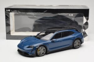 Porsche Taycan J1 Turbo S Cross Turismo Blau Minichamps 1:18 155069301 Metall — Bild 6 von 6