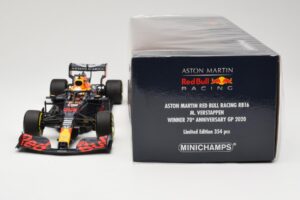 Red Bull Racing RB16 #33 M. Verstappen Winner 70th Anniversary GP 2020 Minichamps 1:18 110200533 Metall — Bild 6 von 6