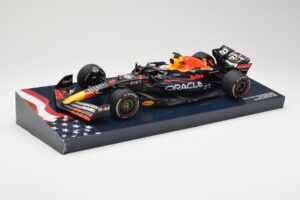 Red Bull Racing RB18 #1 M. Verstappen Winner Austin GP 2022 Minichamps 1:18 113222901 Metall — Bild 2 von 6