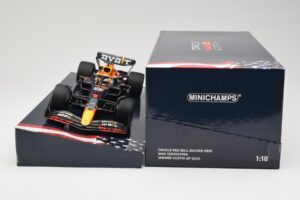 Red Bull Racing RB18 #1 M. Verstappen Winner Austin GP 2022 Minichamps 1:18 113222901 Metall — Bild 6 von 6