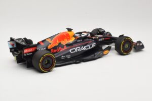 Red Bull Racing RB18 #1 M. Verstappen Winner Miami GP 2022 Minichamps 1:18 110220501 Metall — Bild 2 von 6