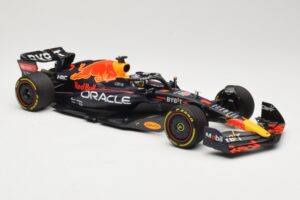 Red Bull Racing RB18 #1 M. Verstappen Winner Miami GP 2022 Minichamps 1:18 110220501 Metall — Bild 4 von 6