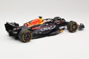 Red Bull Racing RB19 #1 M. Verstappen Winner Monaco GP 2023 Minichamps 1:18 110230701 Metall — Bild 2 von 6