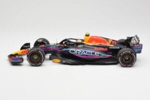 Red Bull Racing RB19 #11 S. Perez 2nd Place Miami GP 2023 Minichamps 1:18 110230511 Metall — Bild 3 von 6