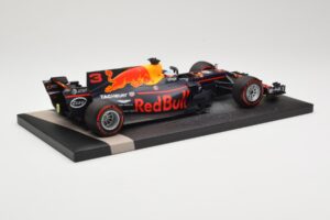 Red Bull Racing Tag Heuer RB13 #3 D. Ricciardo 3rd Place Malaysian GP 2017 Minichamps 1:18 117171503 Metall — Bild 3 von 6