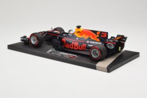 Red Bull Racing Tag Heuer RB13 #3 D. Ricciardo 3rd Place Malaysian GP 2017 Minichamps 1:18 117171503 Metall — Bild 5 von 6