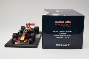 Red Bull Racing Tag Heuer RB13 #3 D. Ricciardo 3rd Place Malaysian GP 2017 Minichamps 1:18 117171503 Metall — Bild 6 von 6