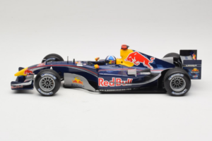 Red Bull RB1 Cosworth #14 D. Coulthard Red Bull Racing Showcar 2005 Minichamps 1:18 100050014 Metall — Bild 3 von 6