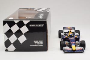 Red Bull RB1 Cosworth #14 D. Coulthard Red Bull Racing Showcar 2005 Minichamps 1:18 100050014 Metall — Bild 6 von 6