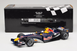 Red Bull RB1 Cosworth #15 C. Klien Red Bull Racing Showcar 2005 Minichamps 1:18 100050085 Metall — Bild 6 von 7