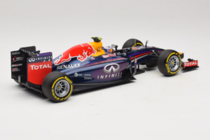 Red Bull RB10 Renault #3 D. Ricciardo Infiniti Red Bull Racing Showcar 2014 Minichamps 1:18 110140003 Metall — Bild 2 von 6