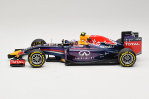 Red Bull RB10 Renault #3 D. Ricciardo Infiniti Red Bull Racing Showcar 2014 Minichamps 1:18 110140003 Metall — Bild 3 von 6