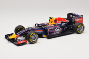 Red Bull RB10 Renault #3 D. Ricciardo Infiniti Red Bull Racing Showcar 2014 Minichamps 1:18 110140003 Metall