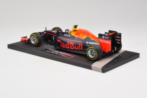 Red Bull RB12 Tag Heuer #26 D. Kvyat Red Bull Racing Showcar 2016 Minichamps 1:18 117160026 Resin — Bild 5 von 7
