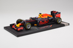 Red Bull RB12 Tag Heuer #3 D. Ricciardo Red Bull Racing Showcar 2016 Minichamps 1:18 117160003 Resin — Bild 2 von 7