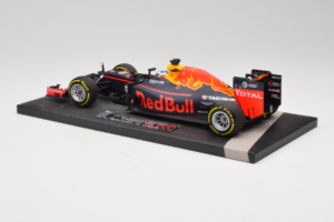 Red Bull RB12 Tag Heuer #3 D. Ricciardo Red Bull Racing Showcar 2016 Minichamps 1:18 117160003 Resin — Bild 5 von 7