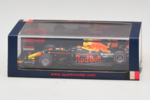Red Bull RB13 Tag Heuer #33 M. Verstappen Belgian Grand Prix 2017 Spark 1:43 AM33SP8 Resin — Bild 4 von 4