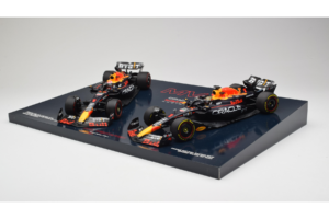Red Bull RB19 Honda RBPT #1 M. Verstappen Oracle Red Bull Racing Qatar Grand Prix World Champion 2023 Minichamps 1:18 1122318 — Bild 2 von 6