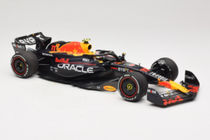 Red Bull RB19 #11 S. Perez Oracle Red Bull Racing Saudi Arabian Grand Prix Winner 2023 Minichamps 1:18 110230111 Resin — Bild 4 von 6