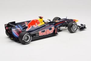 Red Bull RB6 Renault #5 S. Vettel Red Bull Racing Brazilian Grand Prix Winner 2010 Minichamps 1:18 110100205 Metall — Bild 2 von 7