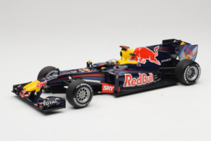 Red Bull RB6 Renault #5 S. Vettel Red Bull Racing Brazilian Grand Prix Winner 2010 Minichamps 1:18 110100205 Metall