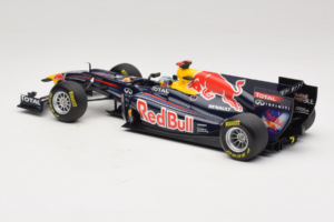Red Bull RB7 Renault #1 S. Vettel Red Bull Racing Showcar 2011 Minichamps 1:18 110110071-1 Metall — Bild 5 von 7