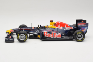 Red Bull RB7 Renault #1 S. Vettel Red Bull Racing World Champion 2011 Minichamps 1:18 110110001 Metall — Bild 3 von 6