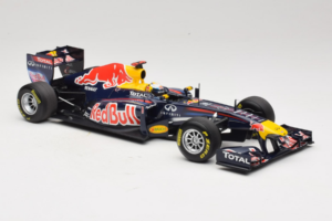 Red Bull RB7 Renault #1 S. Vettel Red Bull Racing World Champion 2011 Minichamps 1:18 110110001 Metall — Bild 4 von 6