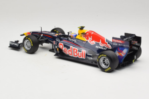 Red Bull RB7 Renault #2 M. Webber Red Bull Racing Showcar 2011 Minichamps 1:18 110110002 Metall — Bild 5 von 7