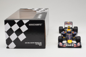 Red Bull RB7 Renault #2 M. Webber Red Bull Racing Showcar 2011 Minichamps 1:18 110110002 Metall — Bild 7 von 7