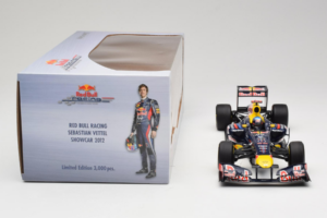 Red Bull RB8 Renault #1 S. Vettel Red Bull Racing Showcar 2012 Minichamps 1:18 110120071 Metall — Bild 6 von 7