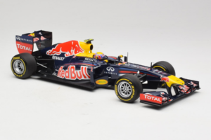 Red Bull RB8 Renault #2 M. Webber Red Bull Racing Showcar 2012 Minichamps 1:18 110120072 Metall — Bild 4 von 7