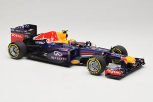 Red Bull RB9 Renault #2 M. Webber Infiniti Red Bull Racing Showcar 2013 Minichamps 1:18 110130072 Metall — Bild 4 von 6