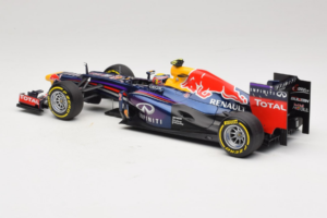 Red Bull RB9 Renault #2 M. Webber Infiniti Red Bull Racing Showcar 2013 Minichamps 1:18 110130072 Metall — Bild 5 von 6