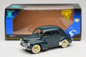 Renault 4CV Grün Solido 1:18 8047 Metall — Bild 6 von 6