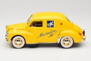 Renault 4CV Michelin Yellow Solido 1:18 82002 Metall — Bild 3 von 6